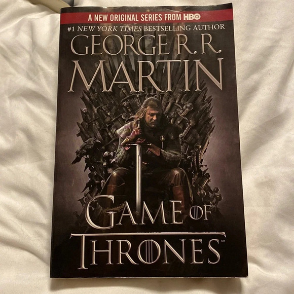 Game of Thrones - George R.R. Martin best selling author - softcover book - Picture 1 of 2